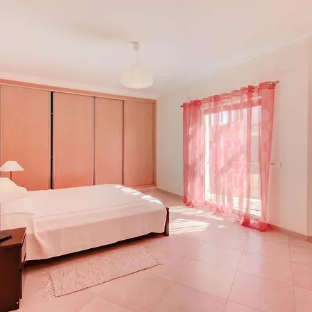 Casa Serrao With 4 Bedrooms Sleeps 8 Carvoeiro (Lagoa)