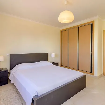 Casa Serrao With 4 Bedrooms Sleeps 8 * Carvoeiro (Lagoa)