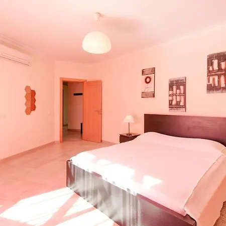 Casa Serrao With 4 Bedrooms Sleeps 8 Villa *