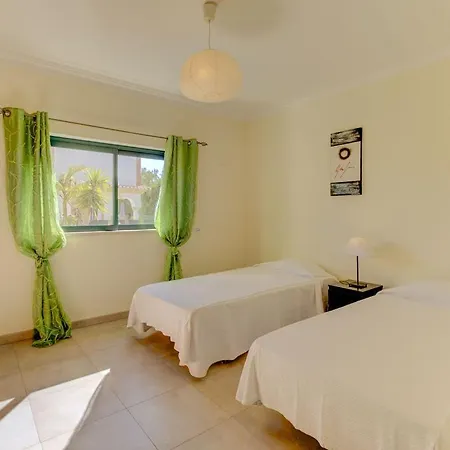 Casa Serrao With 4 Bedrooms Sleeps 8
