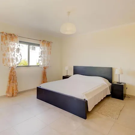 Casa Serrao With 4 Bedrooms Sleeps 8 Villa