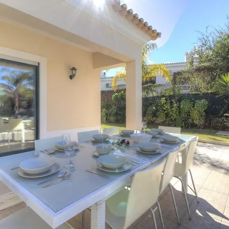 Villa Casa Serrao With 4 Bedrooms Sleeps 8 *